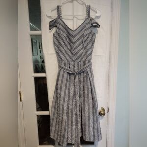 White House Black Market Sz 6 Womens  Seersucker Blue Stripe Midi